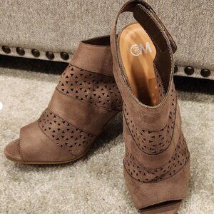 Chelsea Moreland Womens 10 M Declare Slingback Heels Light Brown Faux Leather